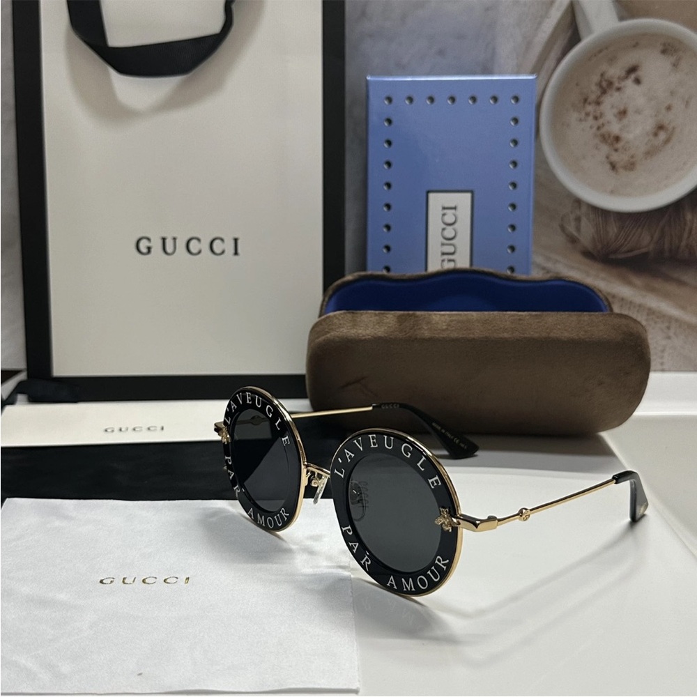Gucci Black and Gold Sunglasses with Script Detail - Picture 7 of 8